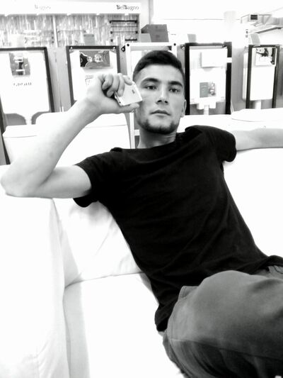  ,   Artur, 21 ,   ,   