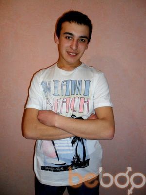  ,   Lui, 33 ,   , 