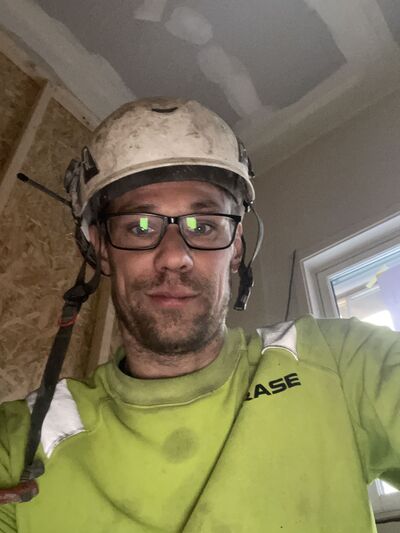  ,   Andreas, 46 ,   ,   