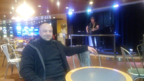  ,   Viktor, 47 ,   ,   , c 