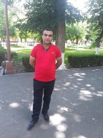  ,   Gagik, 36 ,   