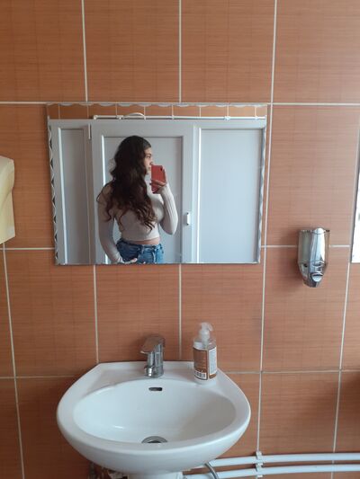  ,   Feliciea, 19 ,   ,   
