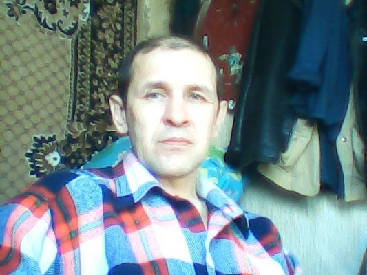  ,   Stas, 54 ,   