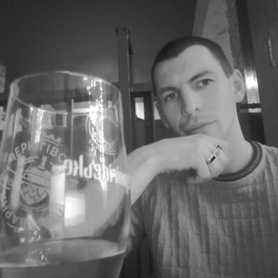  ,   Bohdan, 32 ,   ,   