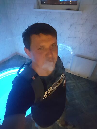  ,   Nikalaus, 33 ,   ,   