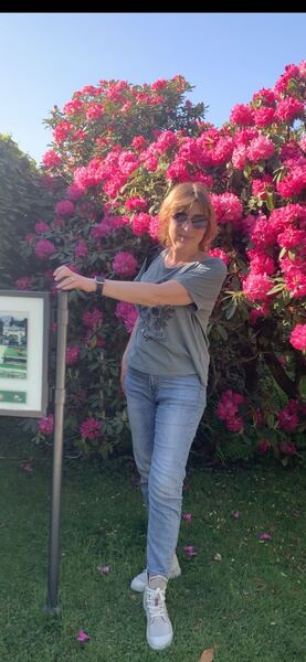  Cannes,   Yana, 59 ,   ,   , c 