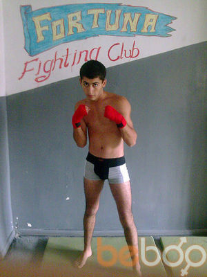  ,   Karlos, 32 ,   