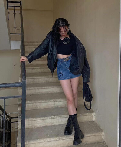  ,   Nezrin, 25 ,   ,   