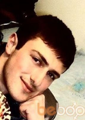  3324440  Artur, 37 ,    