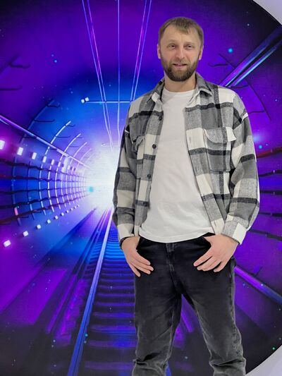  ,   Sergei, 33 ,   ,   , c , 