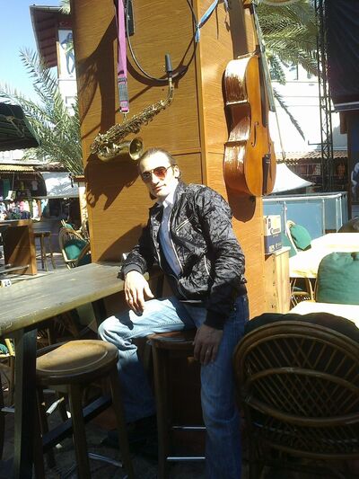  ,   Paata, 49 ,   