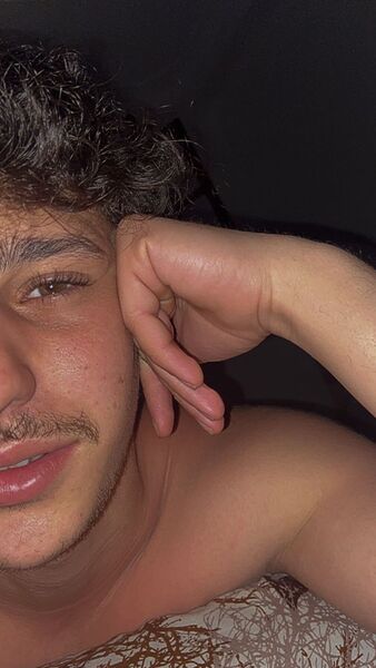  ,   Enzo, 25 ,   ,   