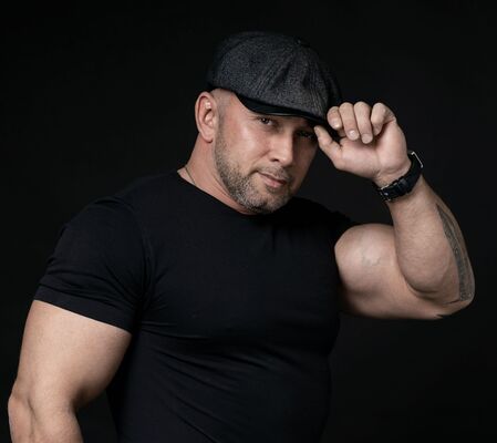  ,   Giorgy, 43 ,   ,   , c 