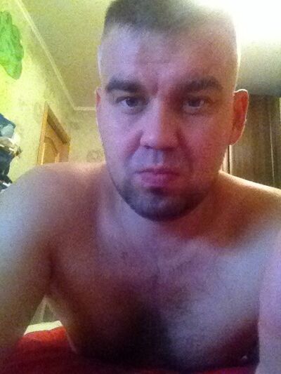  ,   Darian, 40 ,   