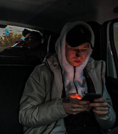  -,   Maks, 21 ,   ,   , 