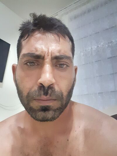  -,   Alberto, 39 ,   ,   , c 