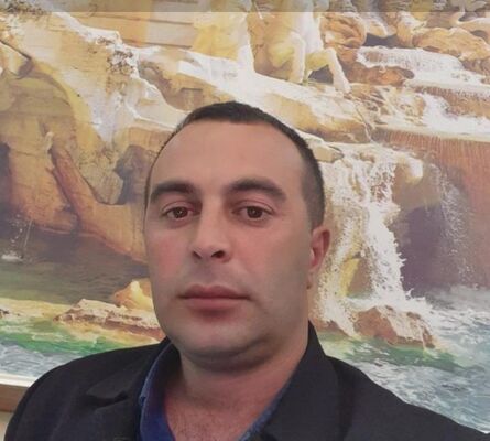  ,   Gagik, 38 ,  