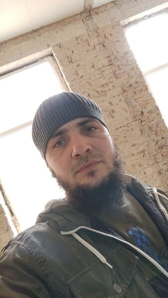  ,   Amir, 35 ,   ,   