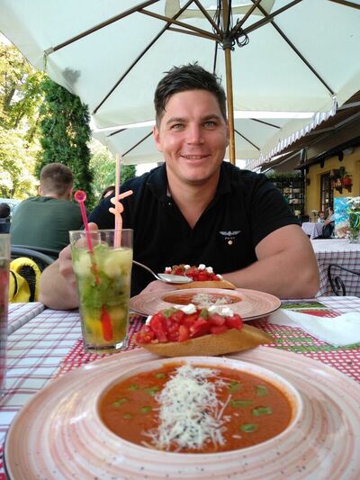  ,   Alex, 42 ,   ,   