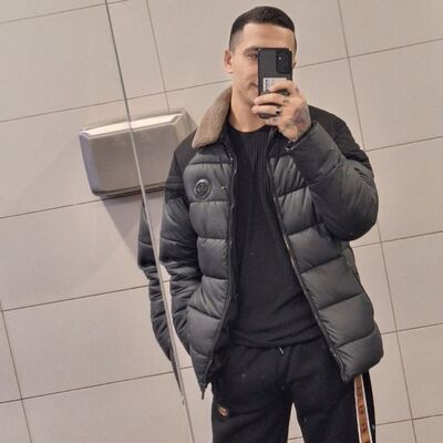  ,   Sasha, 21 ,   ,   