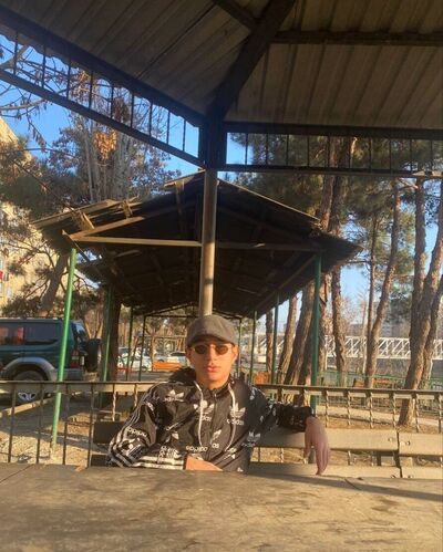 ,   Artur, 18 ,   ,   