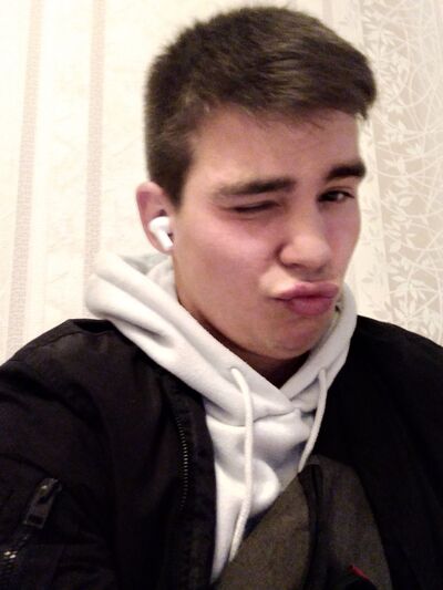  ,   Aleks, 23 ,  
