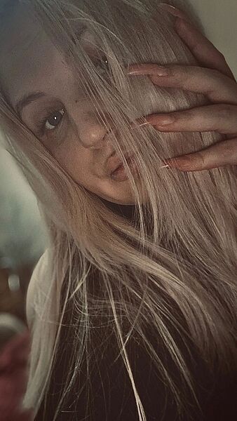  -,   Anet, 27 ,   ,   