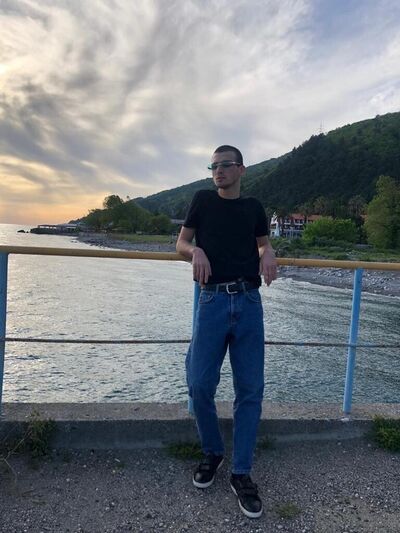  ,   Arlen, 25 ,  