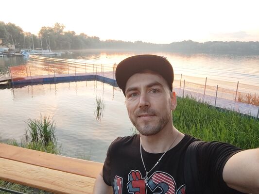  ,   Adam, 31 ,   ,   , c 
