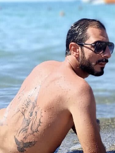  ,   Artur, 32 ,   c 