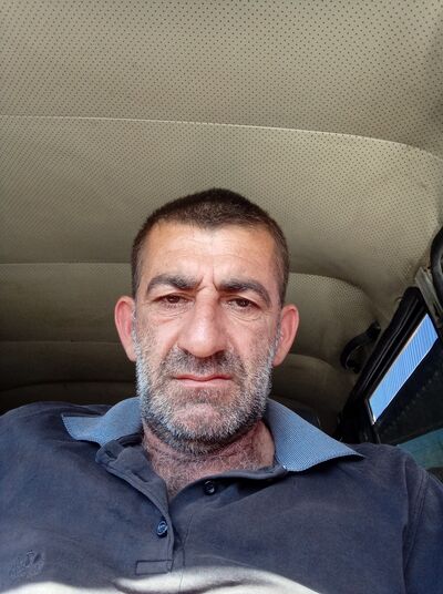  ,   Artur, 48 ,   ,   