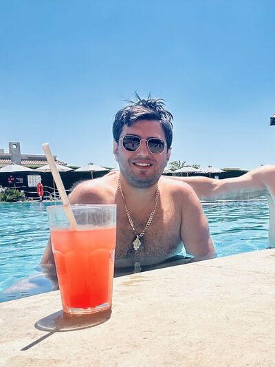  ,   Armen, 33 ,   ,   , 