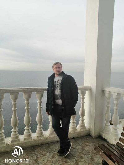  ,   Viktor, 41 ,   ,   