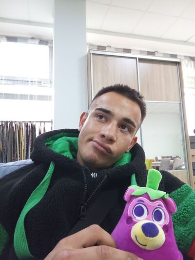  ,   Danya, 22 ,   ,   