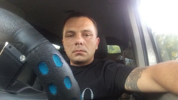  ,   Viktor, 48 ,   ,   , c 