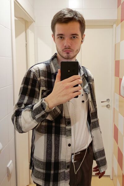  ,   Maxim, 25 ,   ,   , c 