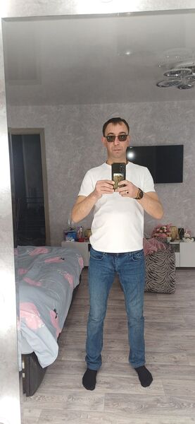  -,   Valentin, 39 ,   ,   