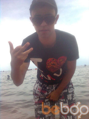 ,   Adid, 31 ,   