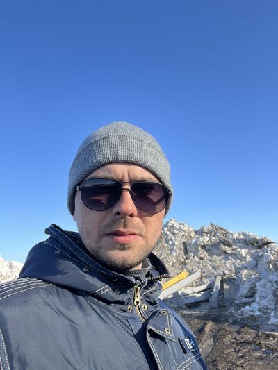  ,   Eduard, 32 ,   ,   