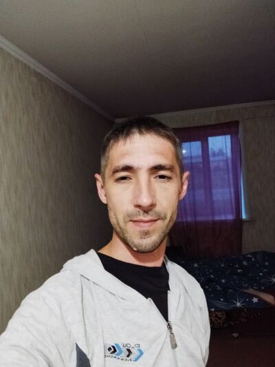  ,   Alex, 42 ,   ,   