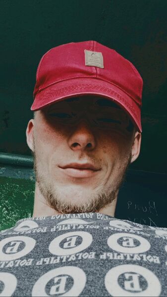  ,   Maxim, 27 ,   ,   , c 