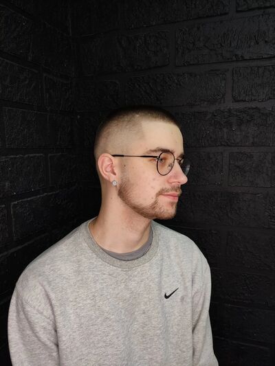  ,   Anton, 25 ,   ,   , c , 