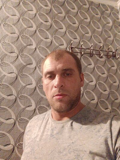  ,   Artem, 33 ,   ,   