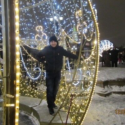  18743320  Evgenii, 37 ,    
