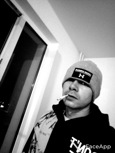  ,   Viktor, 27 ,   ,   