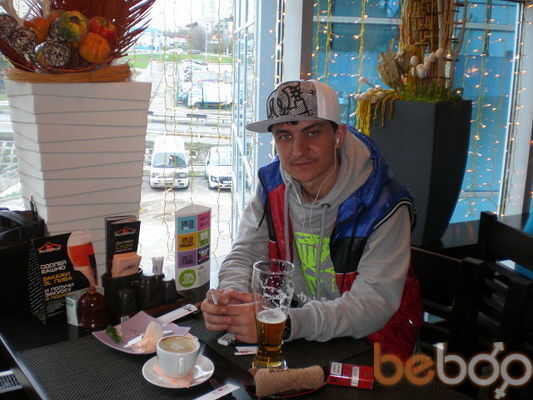  ,   Sasha, 32 ,   