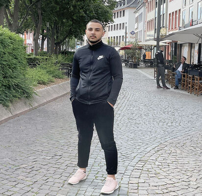 Frankfurt am Main,   , 28 ,   ,   , 