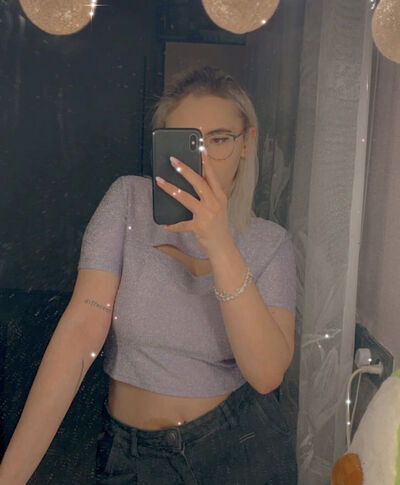 ,   Anna, 23 ,   
