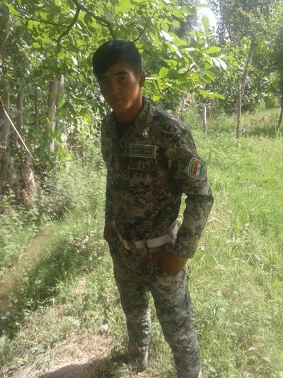  ,   Elbek, 27 ,   c 