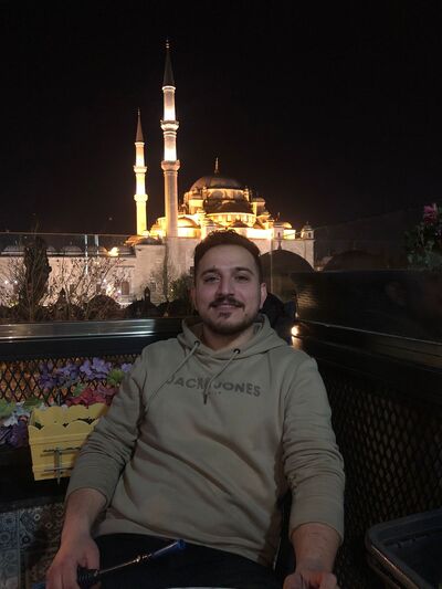  ,   Ali, 32 ,   ,   